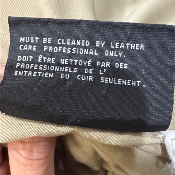 Men's Sleek Black Leather Bomber Jacket - Picture 12 of 15